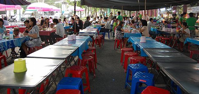 ルンピニ公園　屋台村